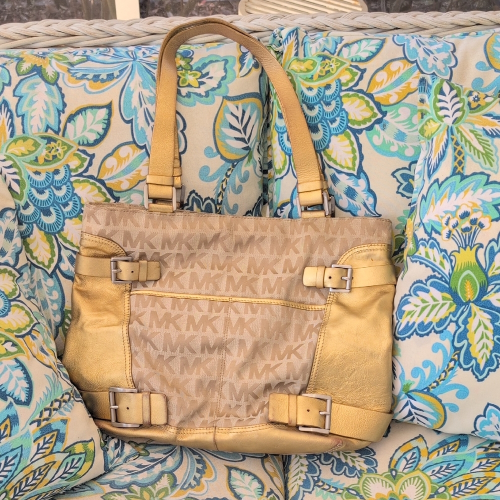 Michael Kors Jet Set Tote Bag - Gold Leather Trim - Year 2010